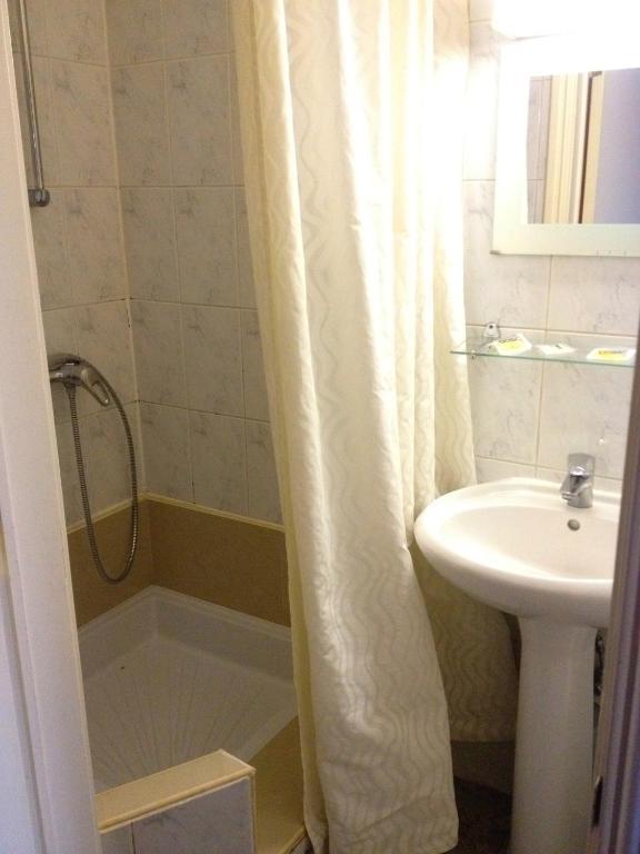 Hotel Stalingrad Brüksel Oda fotoğraf